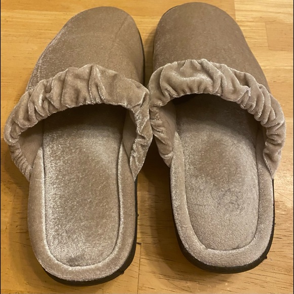 Isotoner house slippers